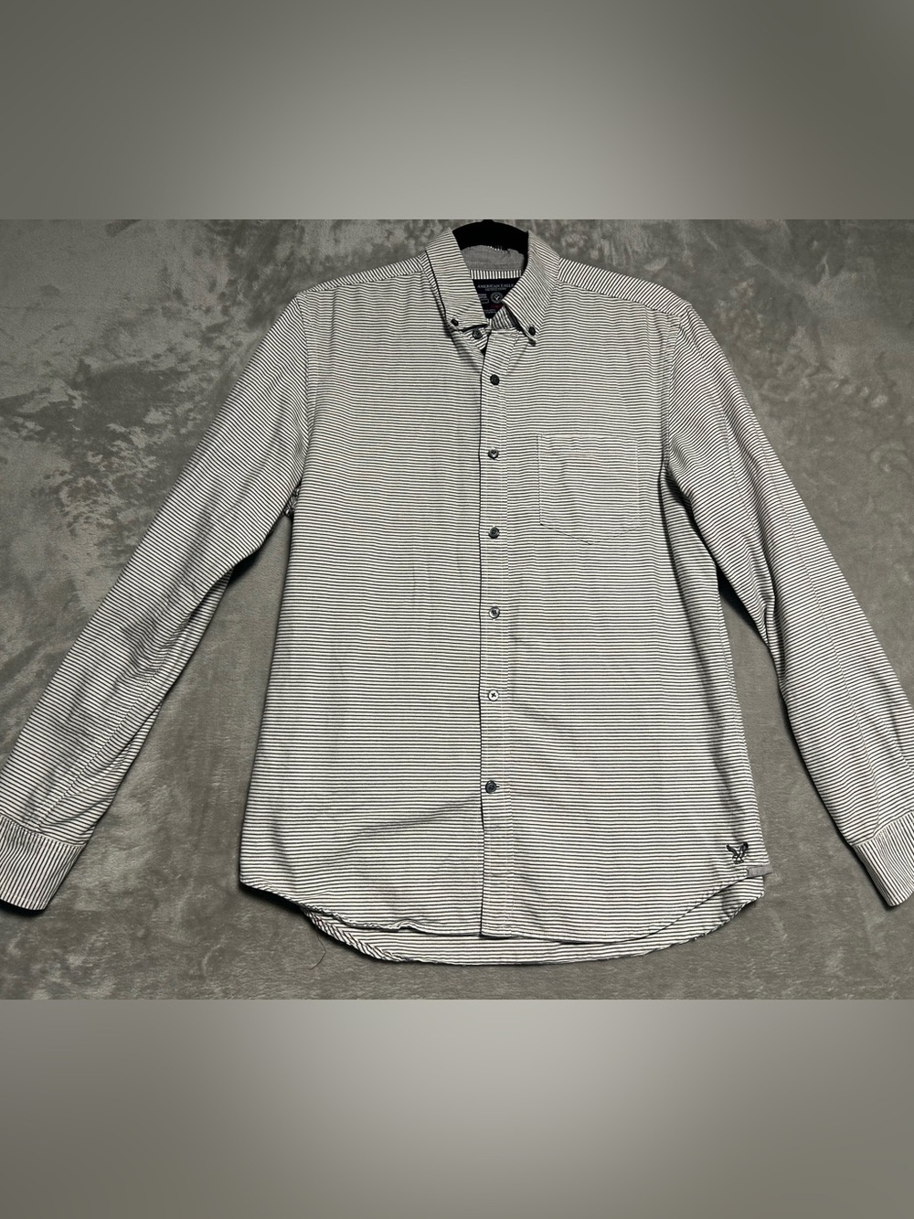American Eagle Slim Fit Button Down Shirt Men’s Medium Black White Stripe Cotton